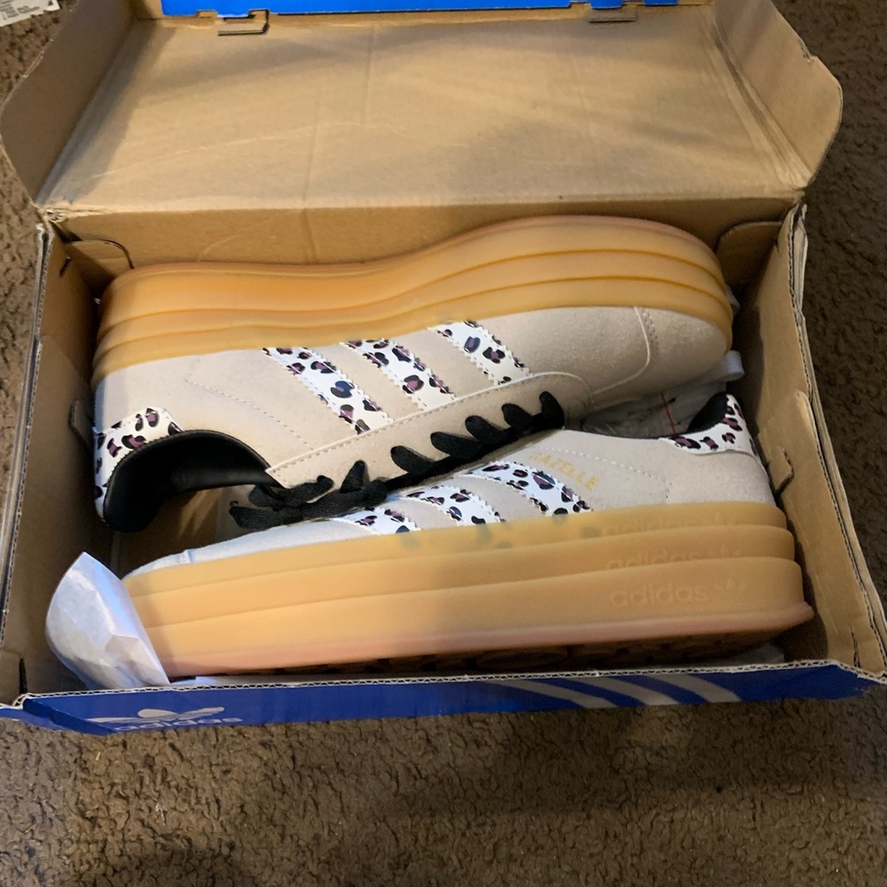 COPY - Adidas - Picture 13 of 13
